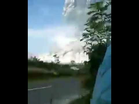 لحظة انفجار بركان #سينابونج في #اندونيسيا